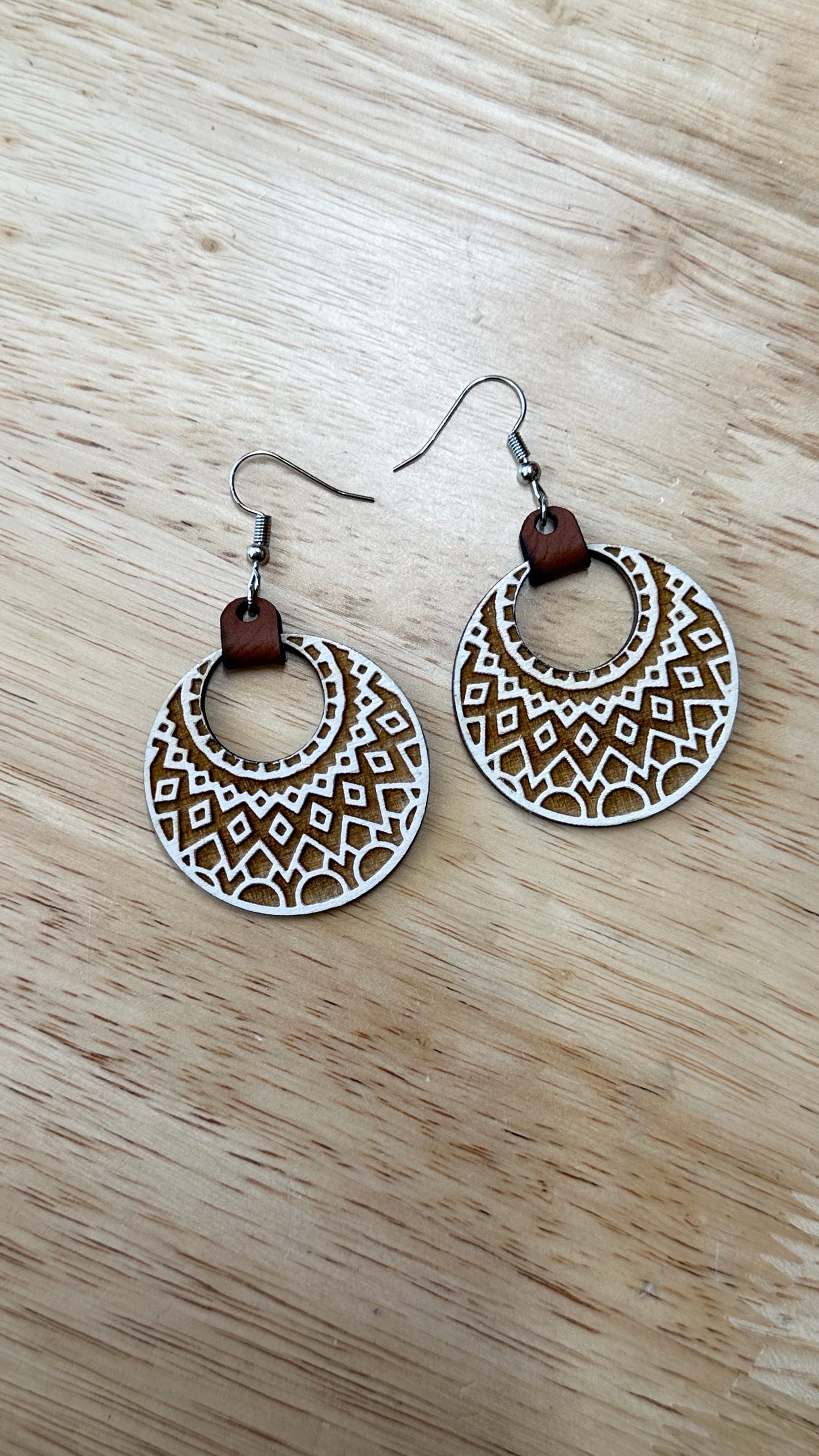 Diamond pattern Round Earring