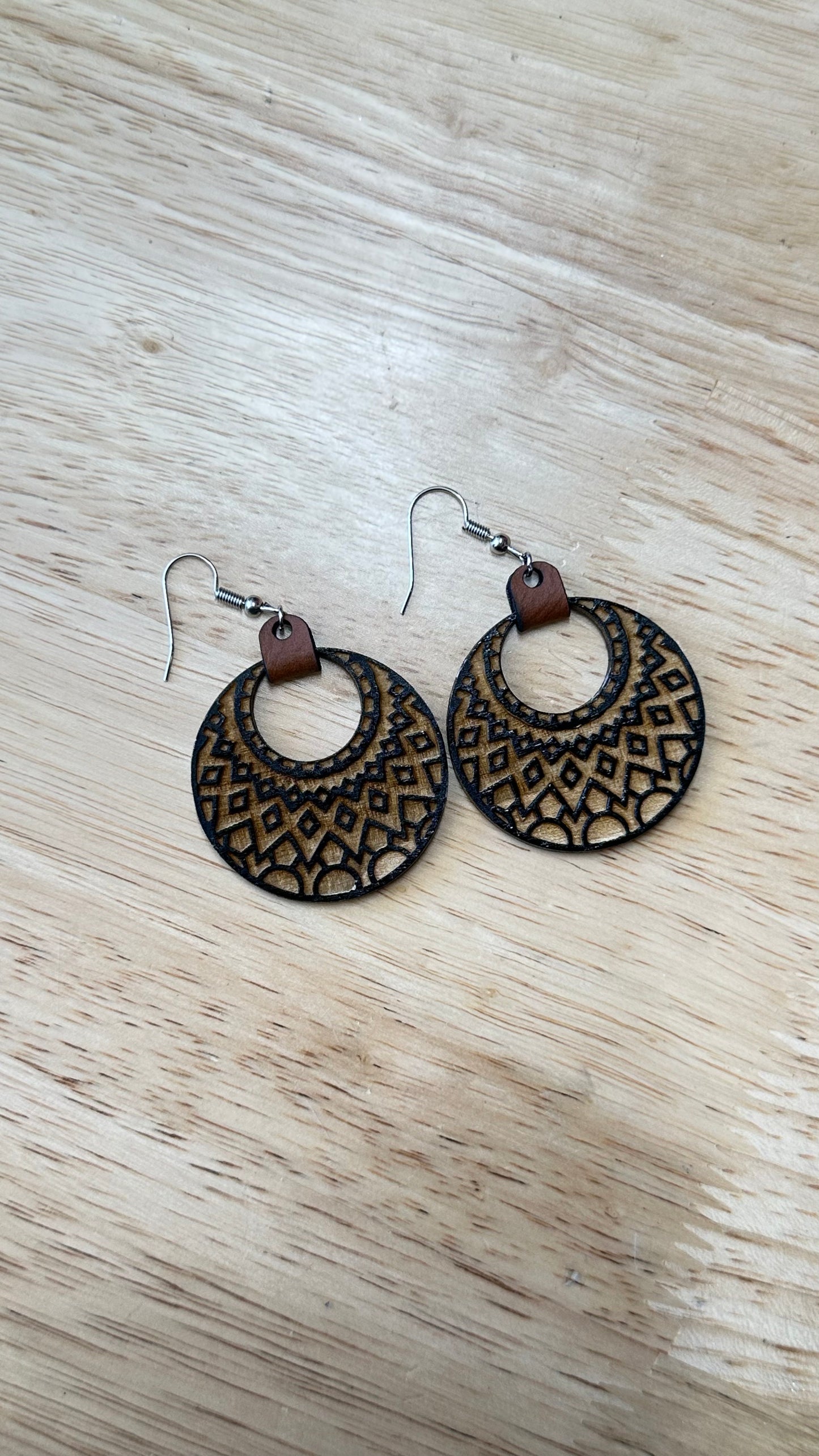 Diamond pattern Round Earring